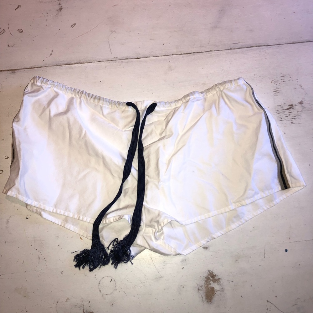 cute little white summer shorts